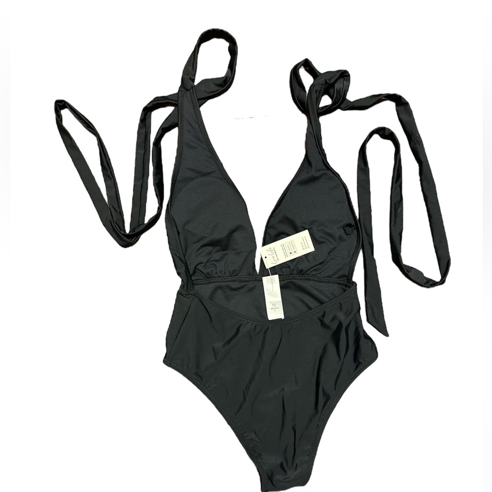 Cupshe wrap around deep V neck swimsuit - Picture 3 of 4